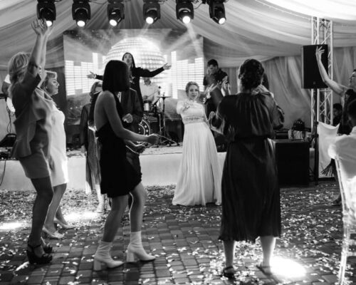 De ce muzica live îți asigură o nuntă ca-n povești?