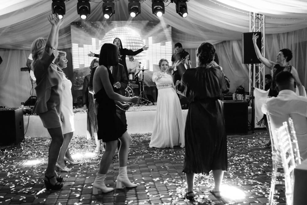 De ce muzica live îți asigură o nuntă ca-n povești?